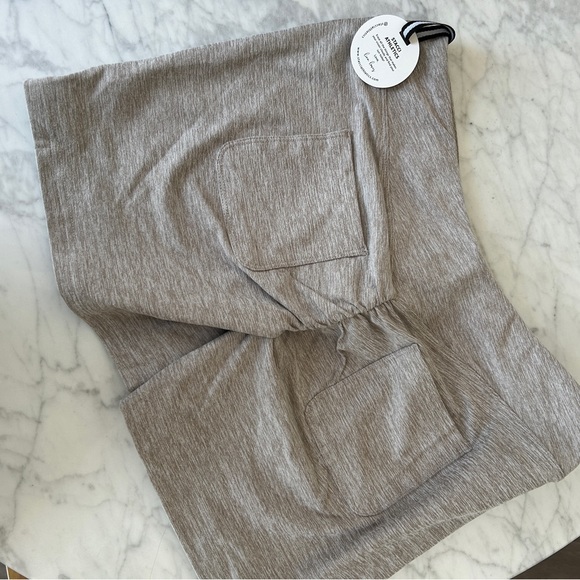 Stacci Athletics by Linn Lowes Nori Pocket Short - Large - Picture 2 of 4